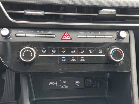 Certified 2025 Hyundai Sonata SE FWD image 14
