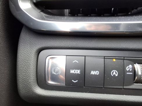 Used 2026 GMC Acadia AT4 w/ Luxury Package AWD/4WD image 14