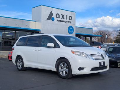 Used 2017 Toyota Sienna LE