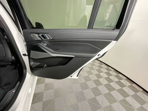 Used 2021 BMW X7 xDrive40i w/ M Sport Package image 25