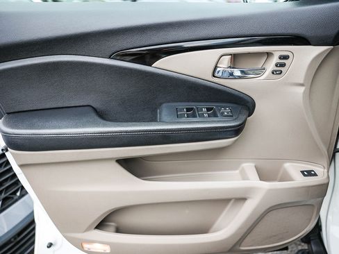 Used 2016 Honda Pilot Elite image 30
