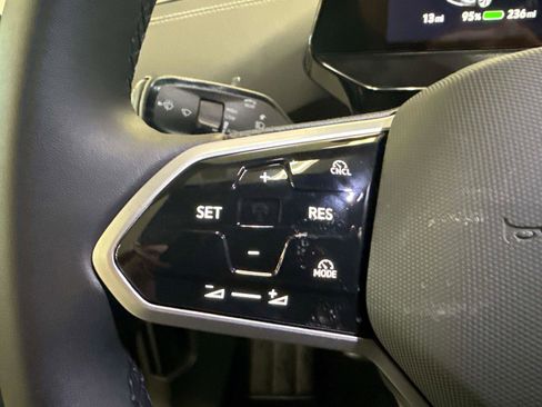 New 2025 Volkswagen ID.4 Pro image 29