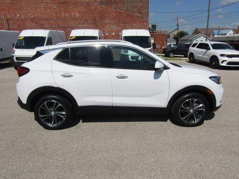 Used 2021 Buick Encore GX Essence AWD/4WD image 2