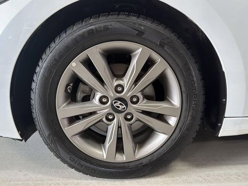 Used 2018 Hyundai Elantra SEL image 27