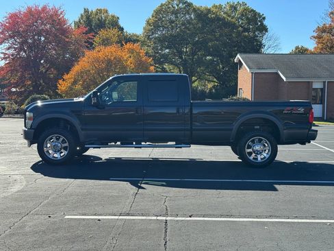 Used 2009 Ford F350 Harley-Davidson image 2