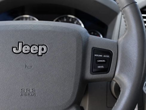 Used 2005 Jeep Grand Cherokee Limited AWD/4WD image 13