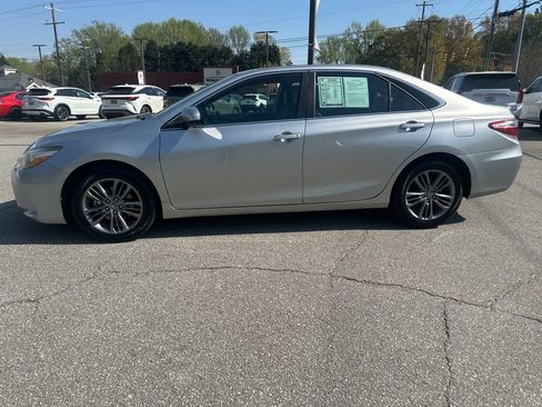 Certified 2017 Toyota Camry SE image 5