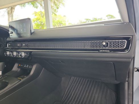 Used 2024 Honda Civic Touring image 20