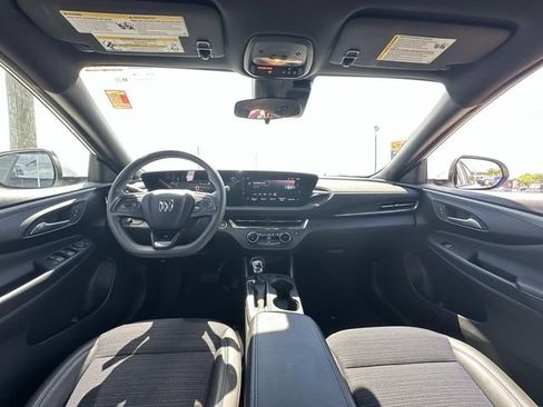 Used 2025 Buick Envista Preferred FWD image 13