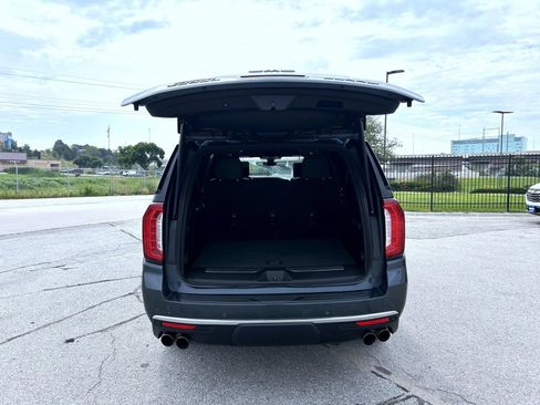 Used 2021 GMC Yukon XL Denali w/ Denali Premium Package AWD/4WD image 23