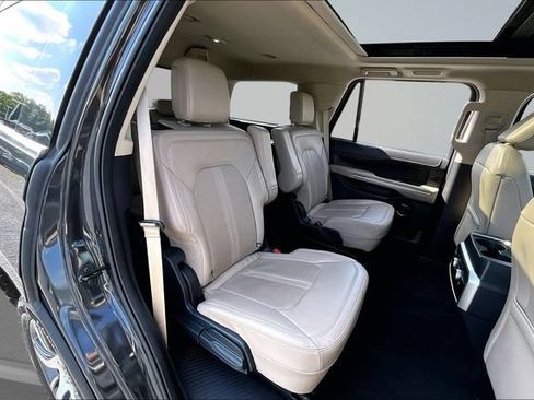 Used 2024 Ford Expedition Limited AWD/4WD image 25