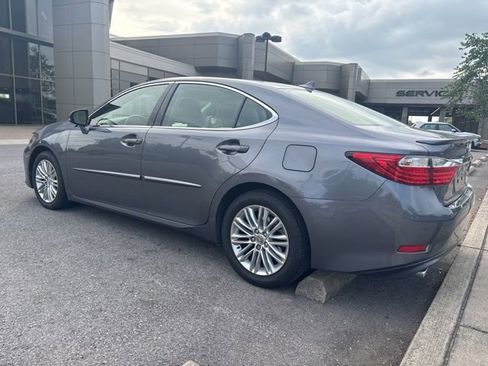 Used 2013 Lexus ES 350 w/ Luxury Pkg FWD image 3