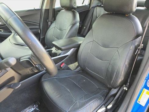 Used 2018 Chevrolet Volt LT w/ Comfort Package FWD image 19