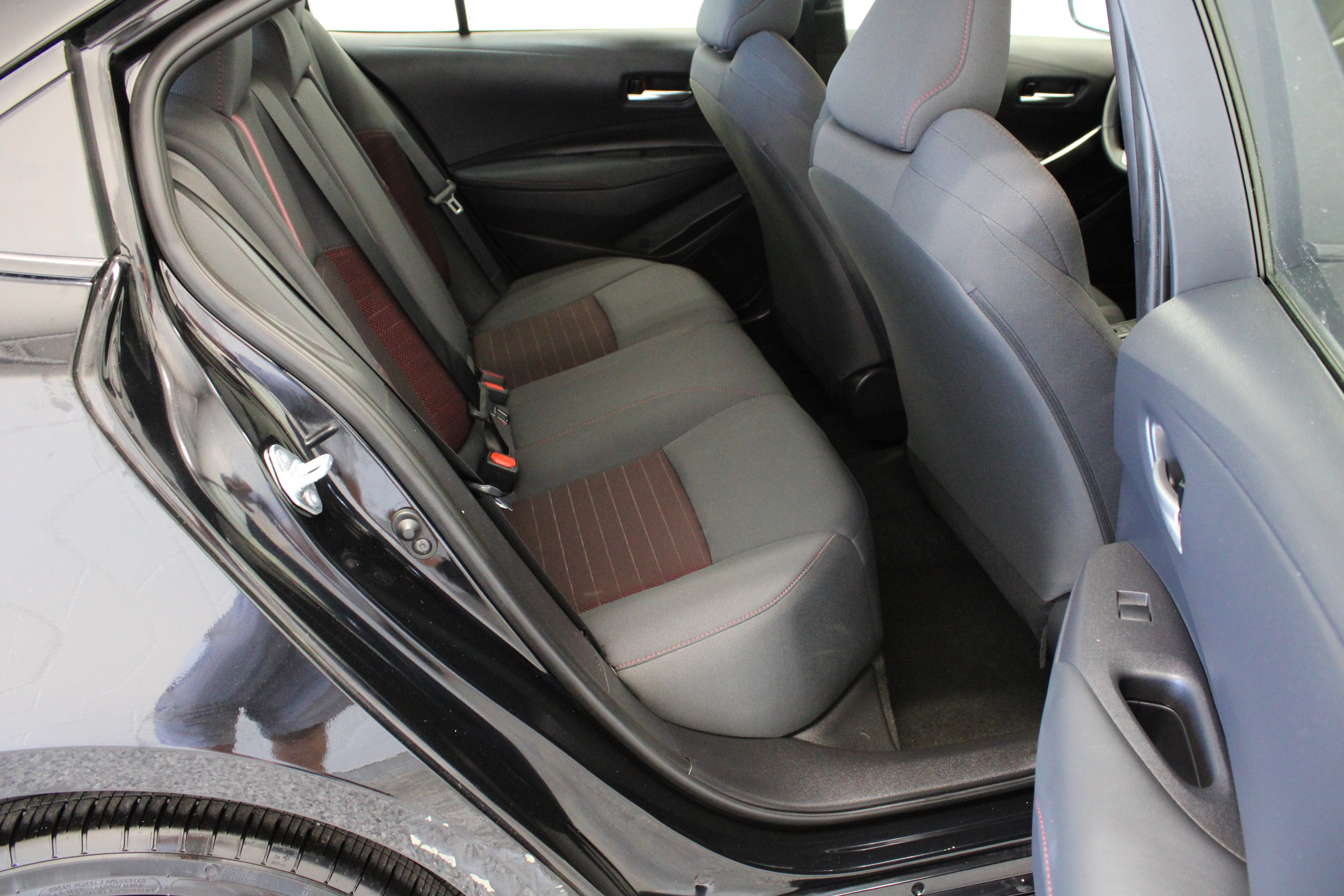 Certified 2024 Toyota Corolla SE FWD image 31