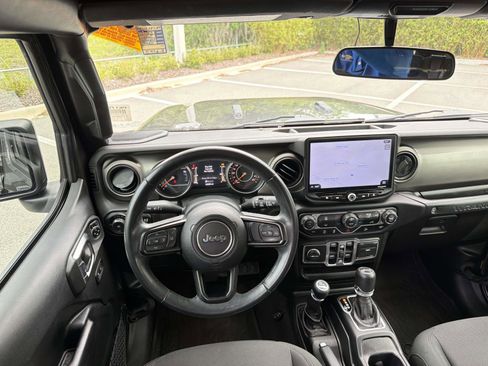 Used 2018 Jeep Wrangler Unlimited Sport S AWD/4WD image 10