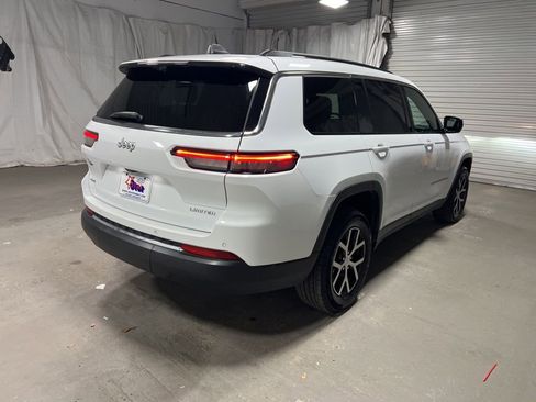 Used 2024 Jeep Grand Cherokee L Limited w/ Luxury Tech Group II image 7