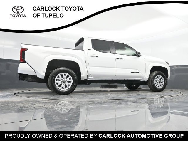 Used 2025 Toyota Tacoma SR5 AWD/4WD image 39