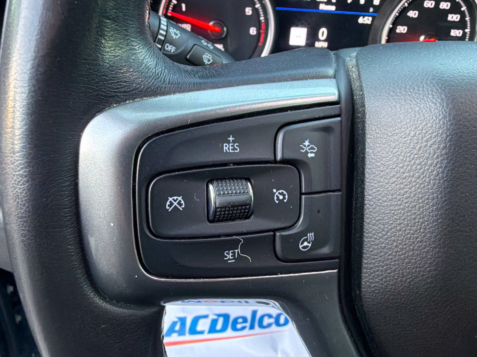 Used 2021 Chevrolet Silverado 1500 LTZ w/ Technology Package AWD/4WD image 18