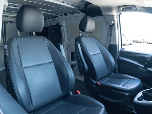 Used 2022 Mercedes-Benz Metris image 18