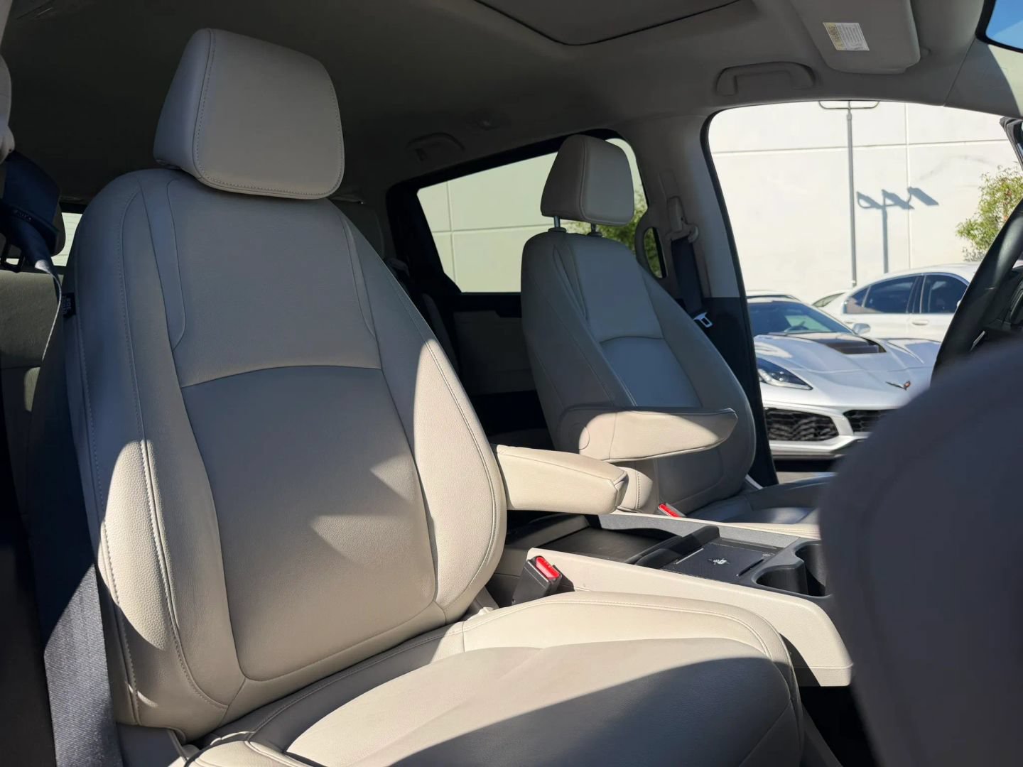 Used 2025 Honda Odyssey EX-L image 13
