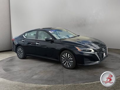 Used 2024 Nissan Altima 2.5 SV