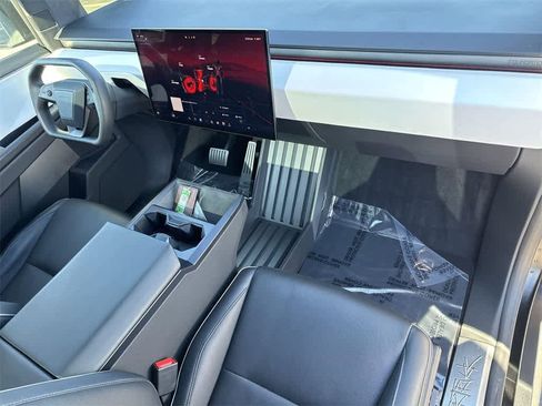 Used 2024 Tesla Cybertruck AWD Crew Cab image 43