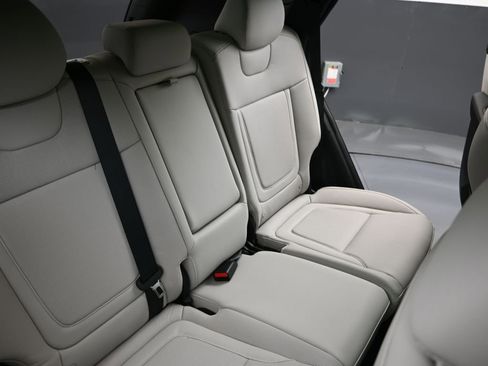 Certified 2025 Hyundai Tucson Limited AWD/4WD image 16