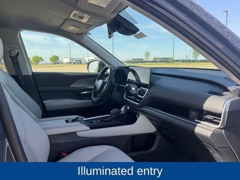Used 2024 Toyota Grand Highlander AWD image 25