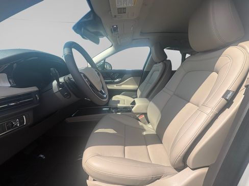 Certified 2023 Lincoln Corsair AWD w/ Equipment Group 101A image 9