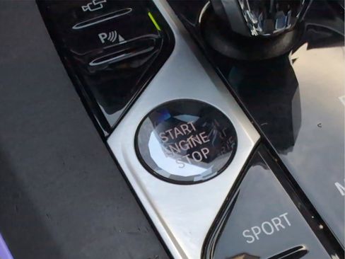 Used 2022 BMW X5 sDrive40i w/ M Sport Package image 21