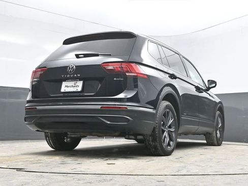 Used 2023 Volkswagen Tiguan SE image 37