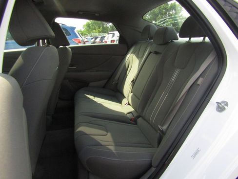 Used 2024 Hyundai Elantra SEL w/ Convenience Package FWD image 20