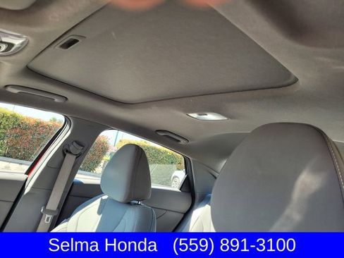 Used 2021 Hyundai Elantra SEL w/ Convenience + Premium Package image 8