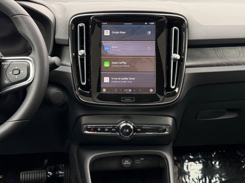 Certified 2023 Volvo C40 P8 Recharge Ultimate w/ Protection Package Premier AWD/4WD image 15