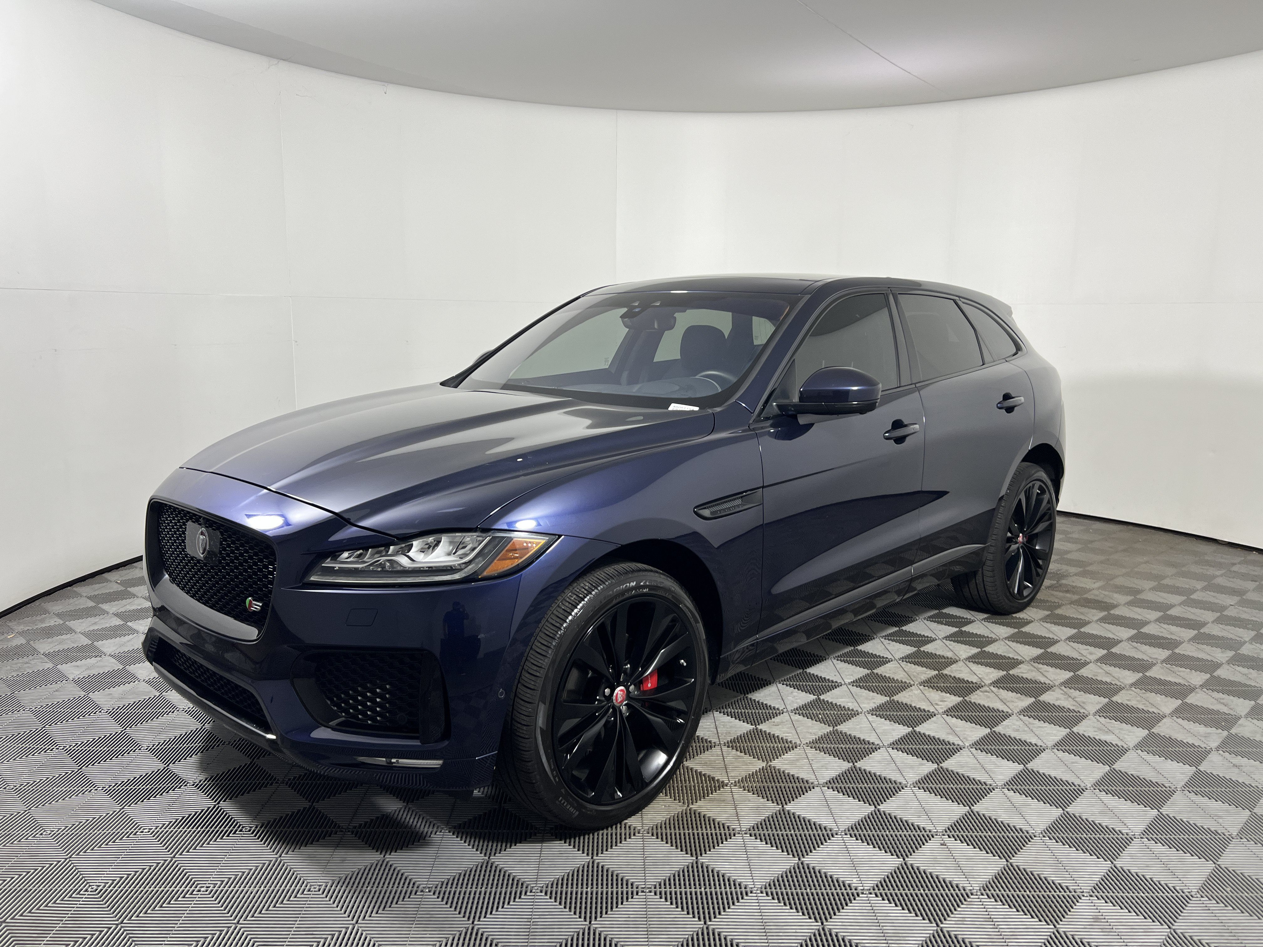 Used 2019 Jaguar F-PACE S AWD/4WD image 9