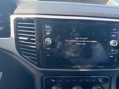 Used 2022 Volkswagen Atlas Cross Sport SE w/ Panoramic Sunroof Package image 21