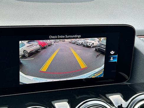 Certified 2022 Mercedes-Benz GLA 250 4MATIC image 19