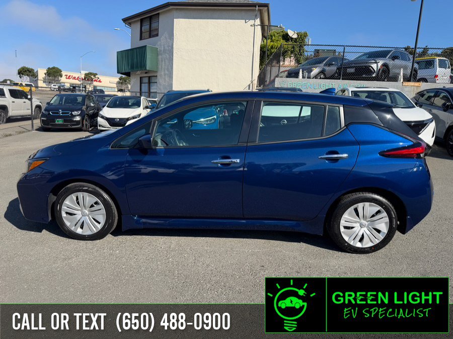 Used 2025 Nissan Leaf S FWD image 8