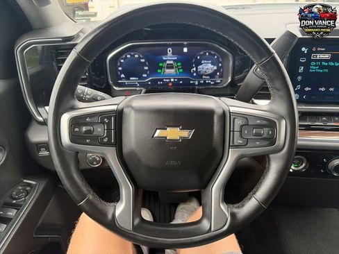 Used 2023 Chevrolet Silverado 1500 LT AWD/4WD image 15