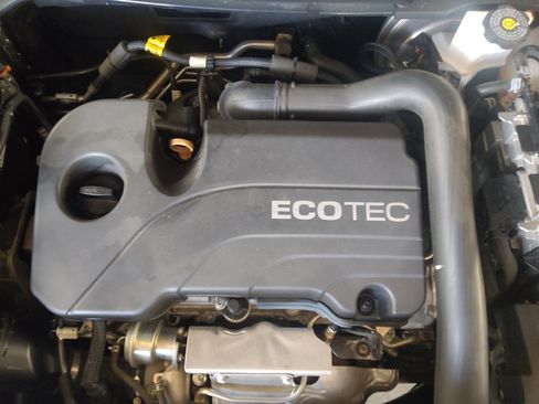 Used 2021 Chevrolet Equinox LT FWD image 30