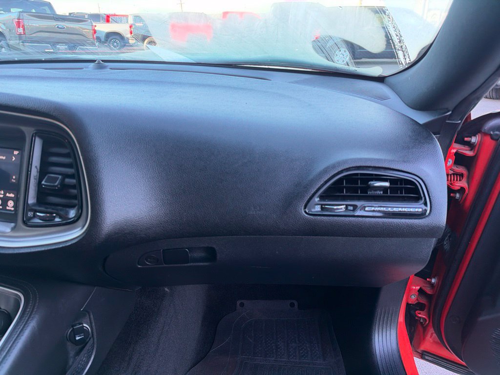 Used 2019 Dodge Challenger SXT w/ Driver Convenience Group RWD image 22