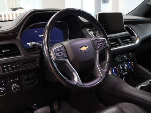 Used 2022 Chevrolet Suburban LT w/ Luxury Package AWD/4WD image 10