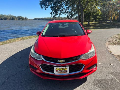 Used 2017 Chevrolet Cruze LS image 3