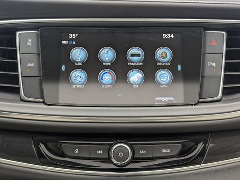 Used 2018 Buick Enclave Essence image 33