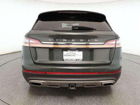 Used 2022 Lincoln Nautilus Reserve image 5