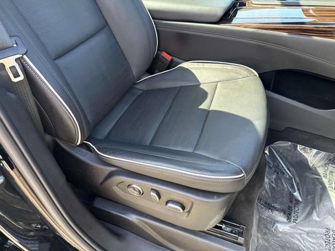 Used 2023 Cadillac Escalade Premium Luxury w/ Performance Package AWD/4WD image 28
