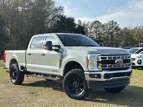Certified 2025 Ford F250 XLT w/ FX4 Off-Road Package image 6