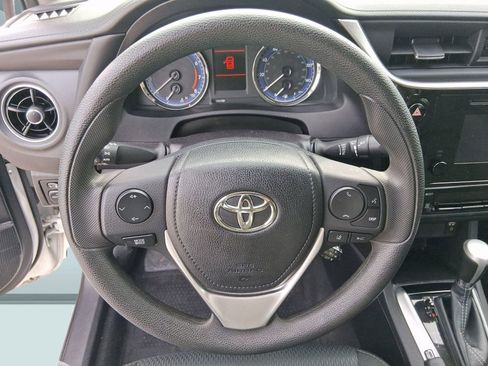 Used 2019 Toyota Corolla LE image 15