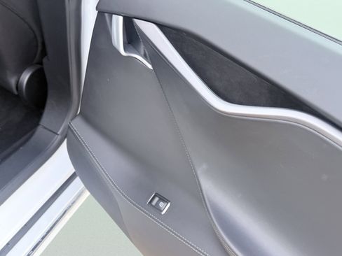 Used 2020 Tesla Model S Long Range image 22