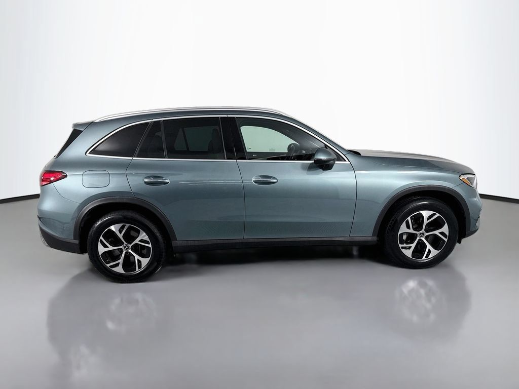 Used 2025 Mercedes-Benz GLC 350e 4MATIC image 8